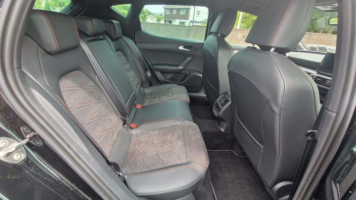 2021 (212) SEAT Leon FR+ 1.5 TSI 150PS | One Owner | High Specification | Full Service History