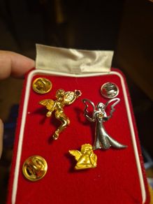 3 Angel Pins
