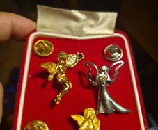 3 Angel Pins