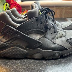 nike huarache trainers