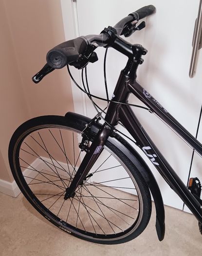 Ladies giant liv road bike in new condition