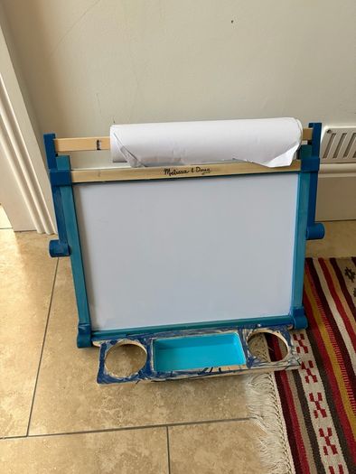 Melissa & Doug tabletop easel & flashcards