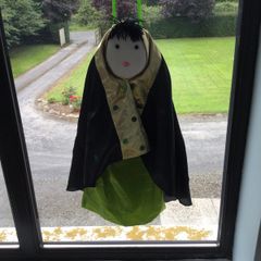 Arabic pyjamas holder