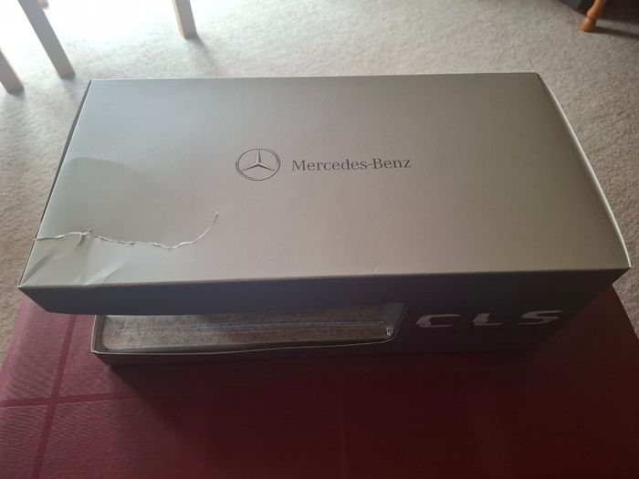Mercedes Benz - Cls-class Estate 2012 - 1/18 - New In Box