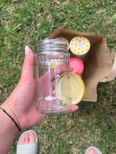 Glass jars (10)