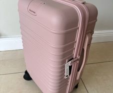 Beis Luggage Roller Carry-On Atlas Pink