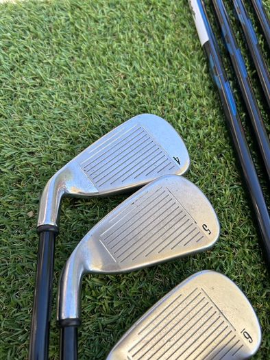 Full set of callaway golf clubs