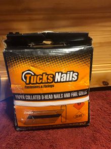 Tucks nails