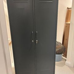 Kids wardrobe