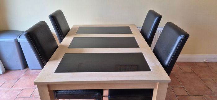 Kitchen Table + 4 Chairs