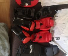 Gloves, legs pads, kick pad