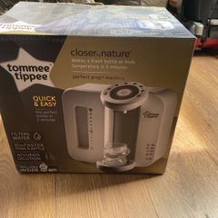 Tommee Tippee Perfect Prep Machine White & 4 bottles