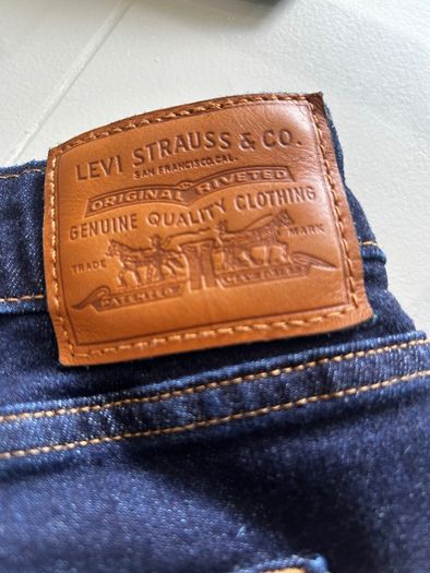 Levis High Rise Jeans