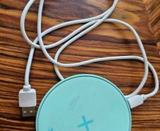 trust wireless charger & USB Cable