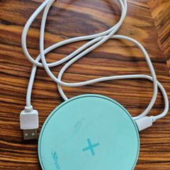 trust wireless charger & USB Cable