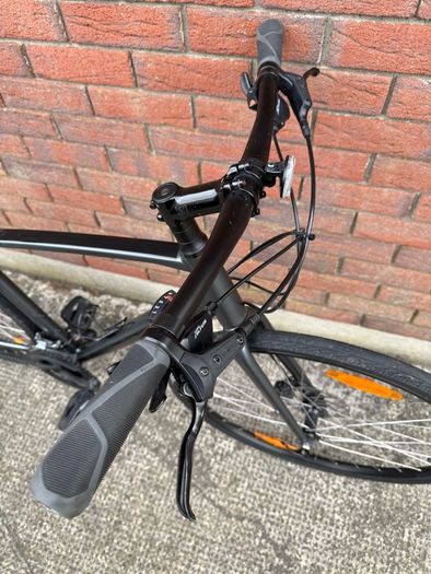 Trek FX 2 Hybrid Bike