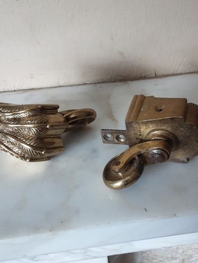 Decorative Furniture Brass wheels ?