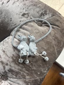 tie backs