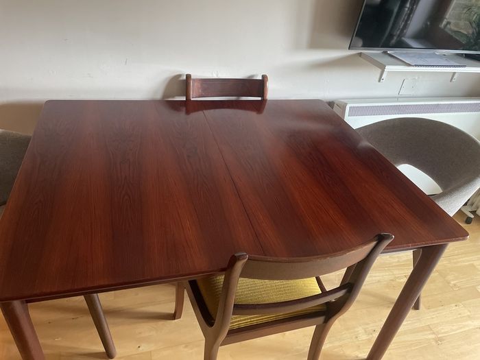 Small mid-century dining table by McIntosh - extendable