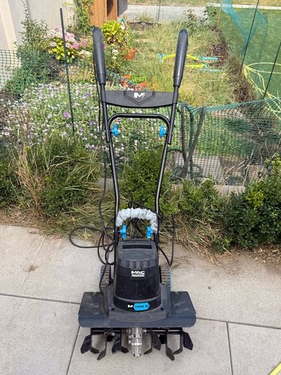 Compact Electric soil tiller / aerator