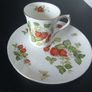 Queens "Virginia Strawberry" TV set Tray and Mug Image 2