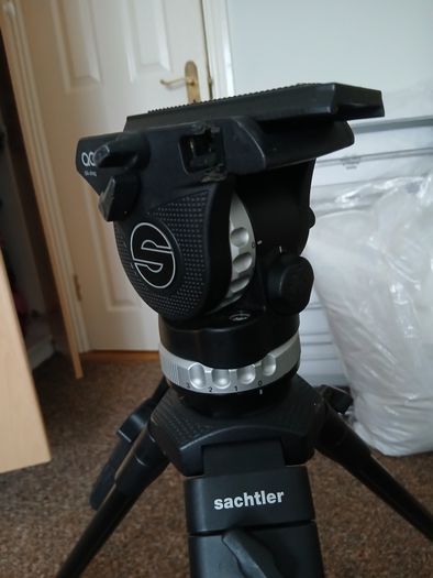 Sachler Ace M Tripod