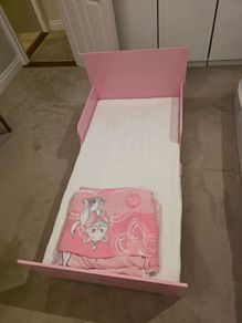 childrens bed & mattress