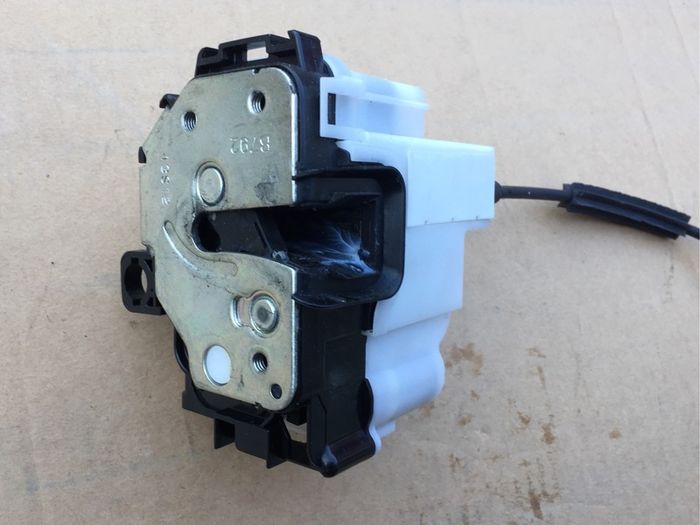 RH Front Door lock (Fiat Punto Grande)