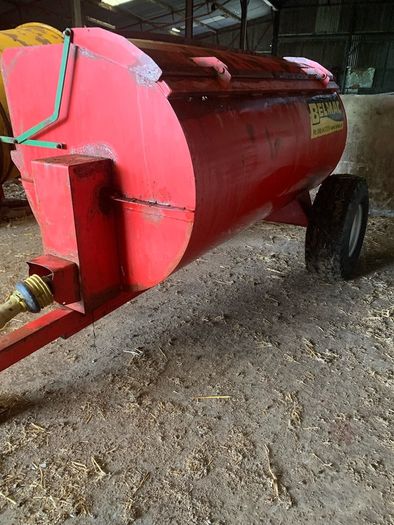 belmac 2 CU YRD side spreader
