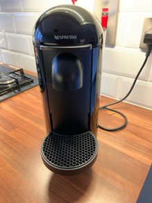 Nespresso vetruo coffee machine + caps holder