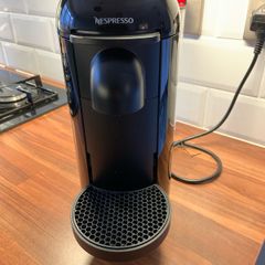 Nespresso vetruo coffee machine + caps holder