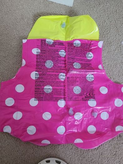 Inflatable Swim Vest