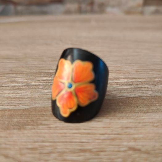 Flower wood ring, size M