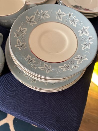 Selection of teacups, saucers & side plates