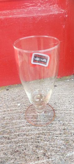 carling black label glass,rare glass,,price includes post to anywhere in Ireland thank you, or if buyer collects cheaper,sold as seen.