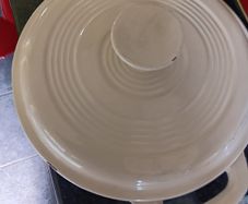 Cast iron pot