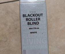 Blackout roller blind