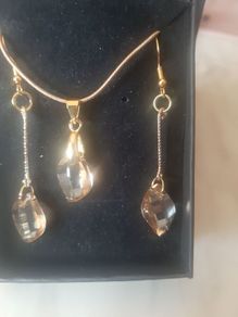 Swarovski Crystal Elements Pendant And Earrings Set