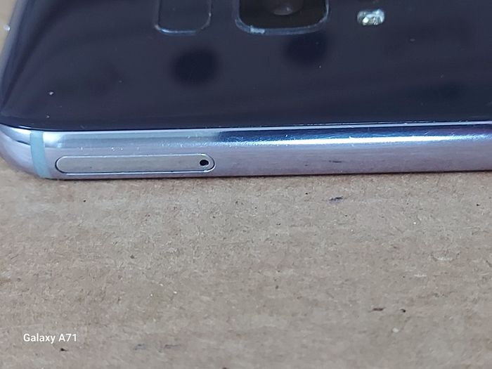 6 Mobile Phones for parts or repair, not powering on