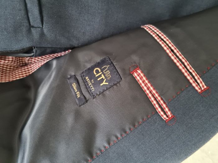 Mens suit. 3 piece.