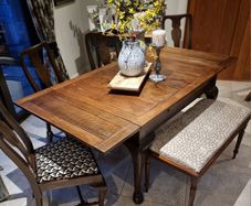 Beautiful Extendable Table, Chairs & Bench