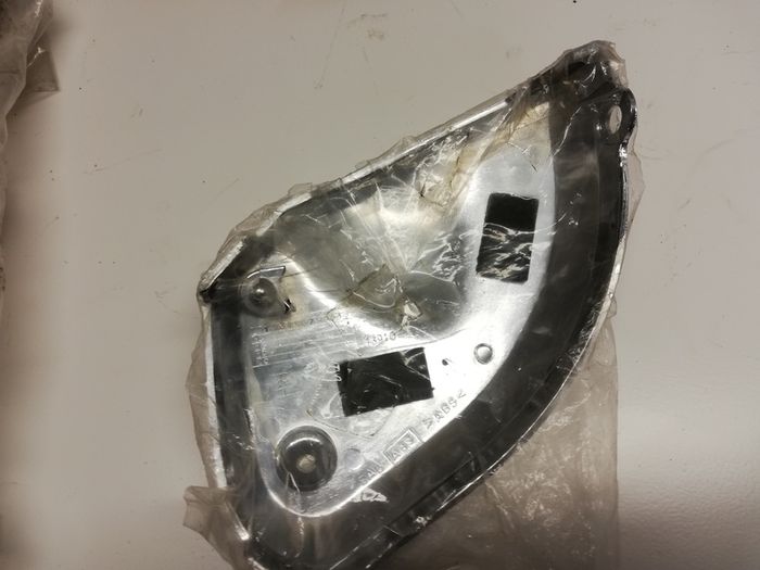 Suzuki Bandit 600 1200 air box cover right hand