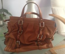 Leather tote bag. Stylish. New.