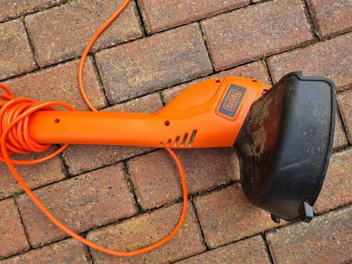 Black decker grass trimmer