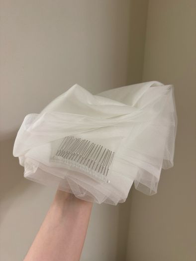 Two-tier blusher wedding veil