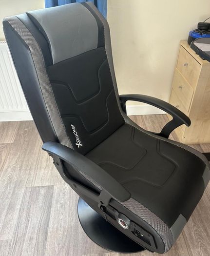 Game desk chair monitor