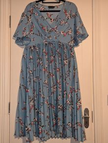 stunning floral pleated midi dress from Pretty Little Thing