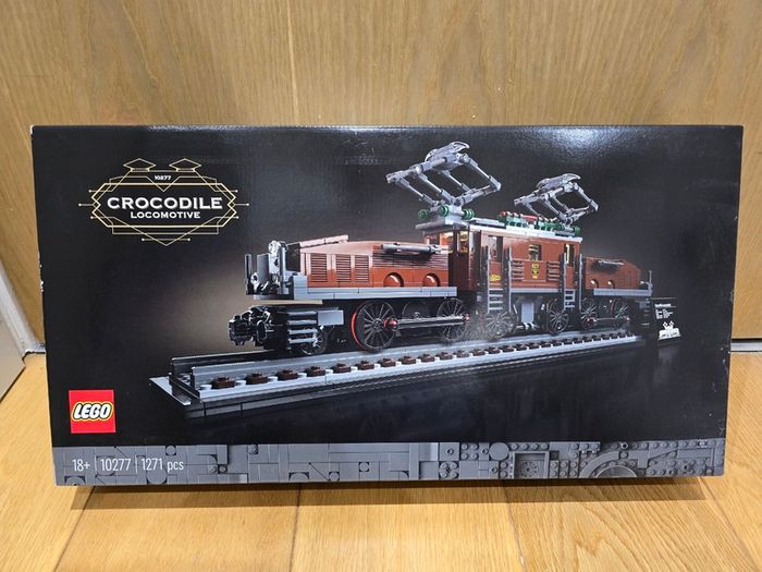 Lego 10277 Crocodile Locomotive