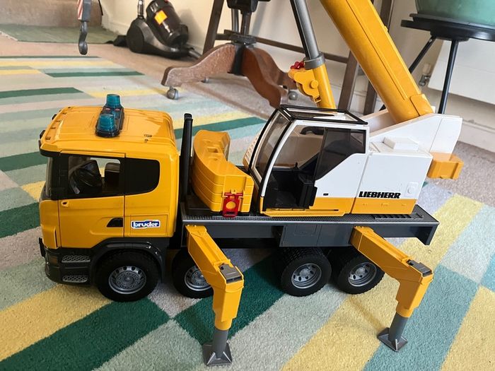 Bruder Crane Truck