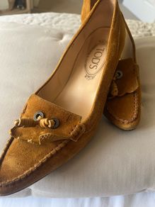 Tod's tan leather shoes